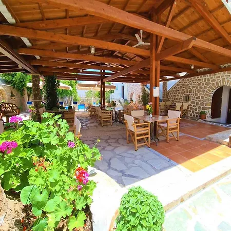 Ξενοδοχείο με διαμερίσματα Kastro 3*