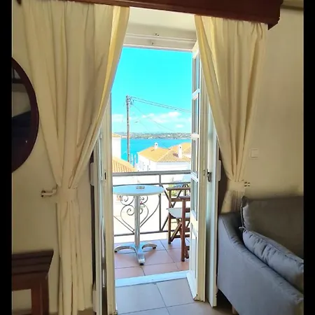 Ξενοδοχείο με διαμερίσματα Kastro